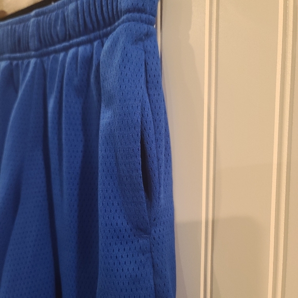 Youth Champion C9 mesh shorts, YM 8-10 - Picture 2 of 4